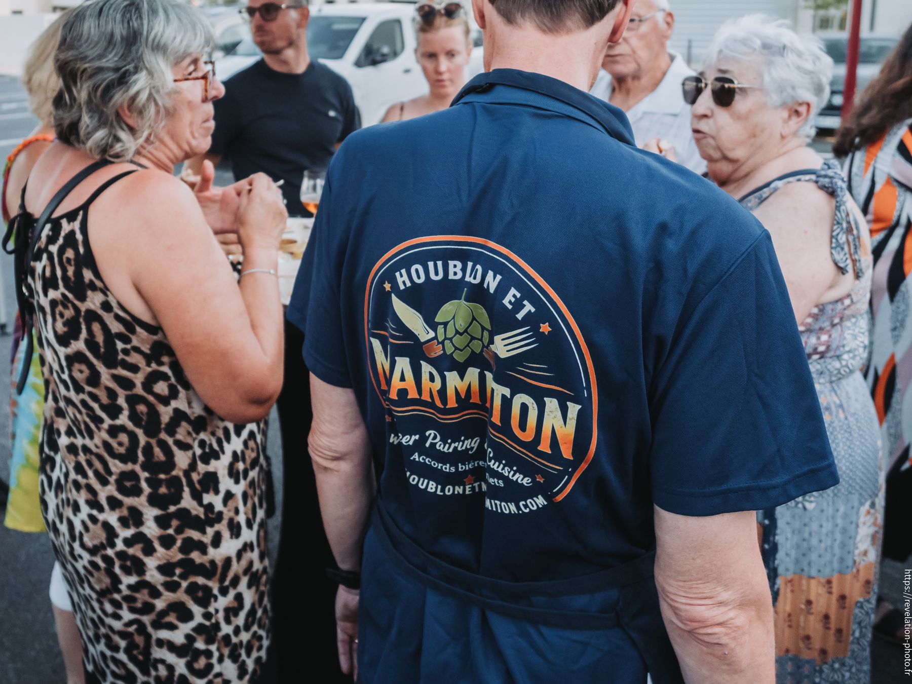 Ambiance d'un atelier dégustation bières et mets Houblon et Marmiton