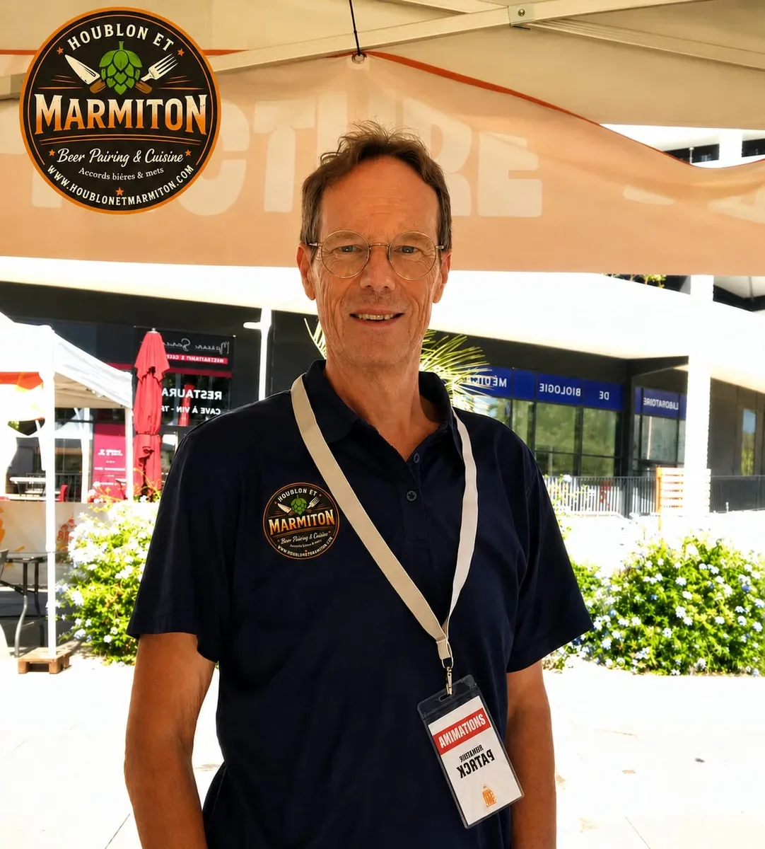 Patrick Denis, zythologue certifié, lors d'un événement Houblon et Marmiton